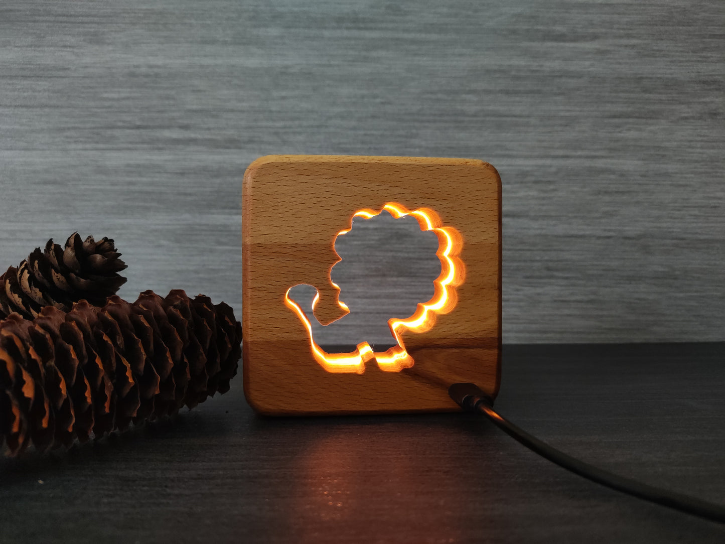 Löwe Holz LED Nachtlicht / Dekoration