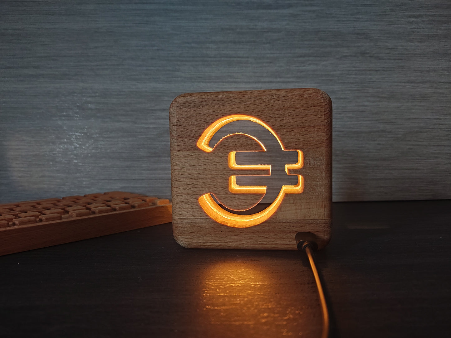 Euro Zeichen Holz LED Nachtlicht / Dekoration