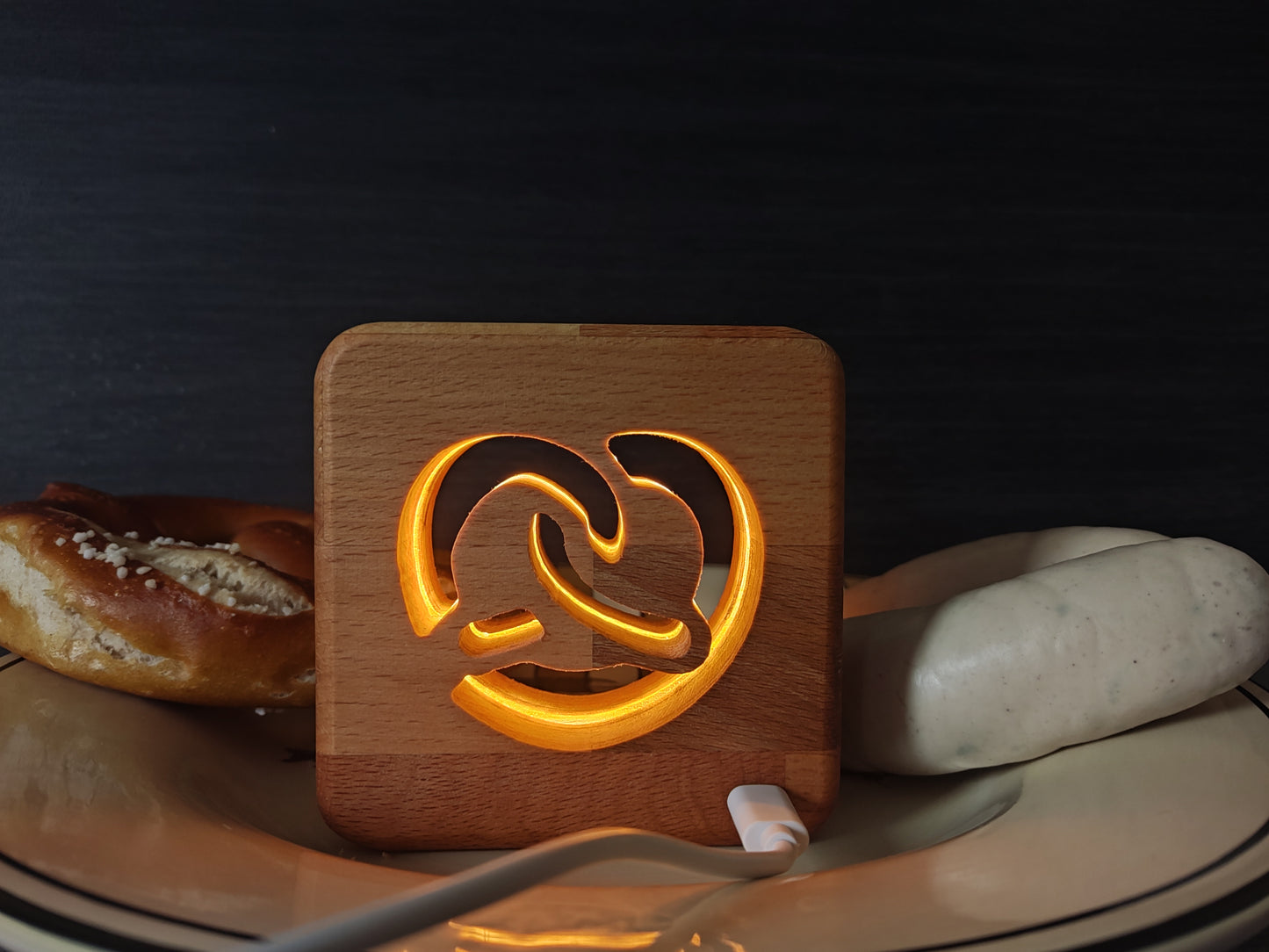 Bretzel Holz LED Nachtlicht / Dekoration