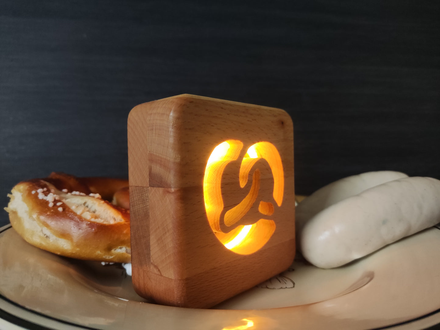 Bretzel Holz LED Nachtlicht / Dekoration