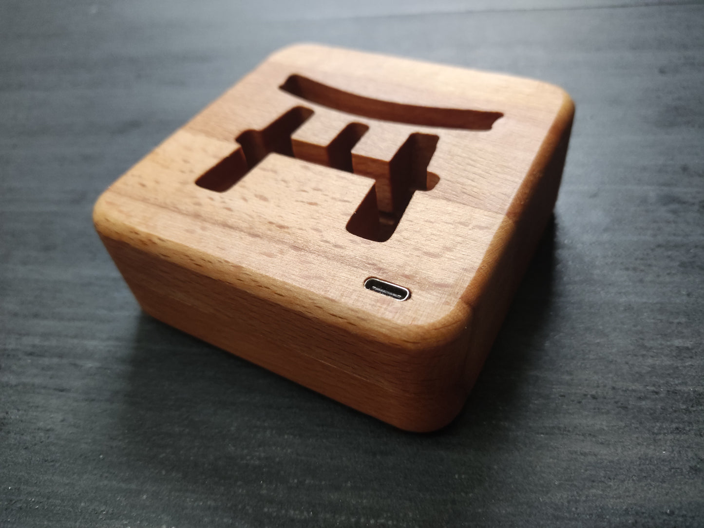 Japanisches Torii Holz LED Nachtlicht / Dekoration mit Fernbedienung / Farbsteuerung