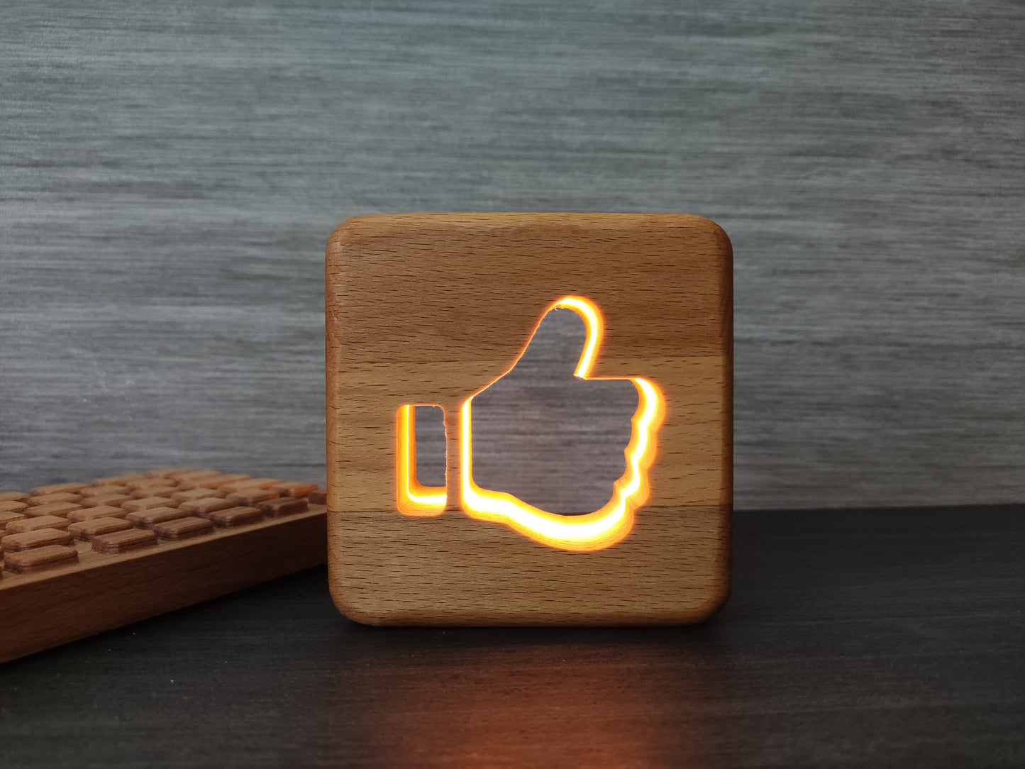 Like Knopf Holz LED Nachtlicht / Dekoration