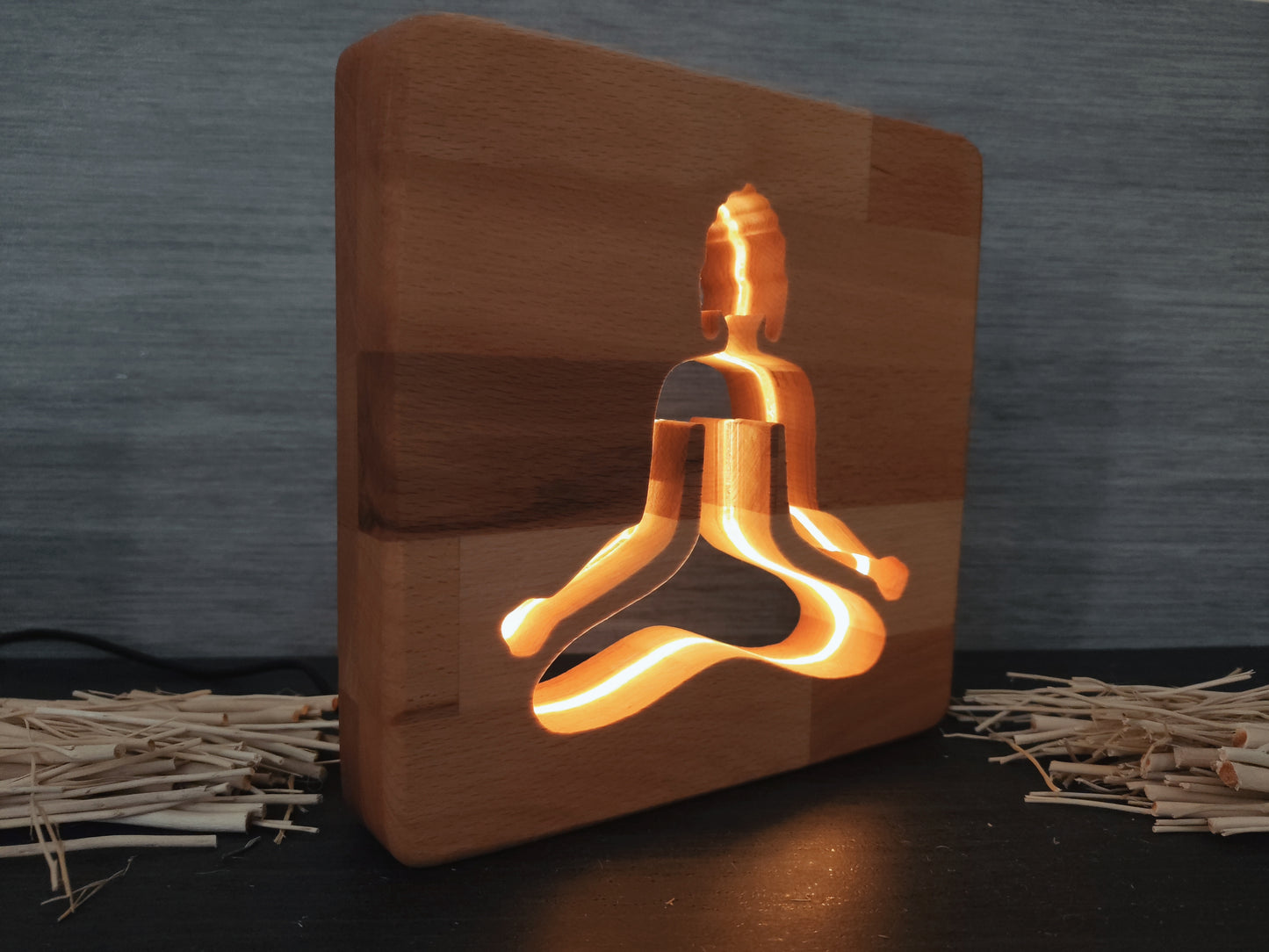 XXL Yoga Deko Holz LED Nachtlicht / Tischlicht, 19cm x 19cm