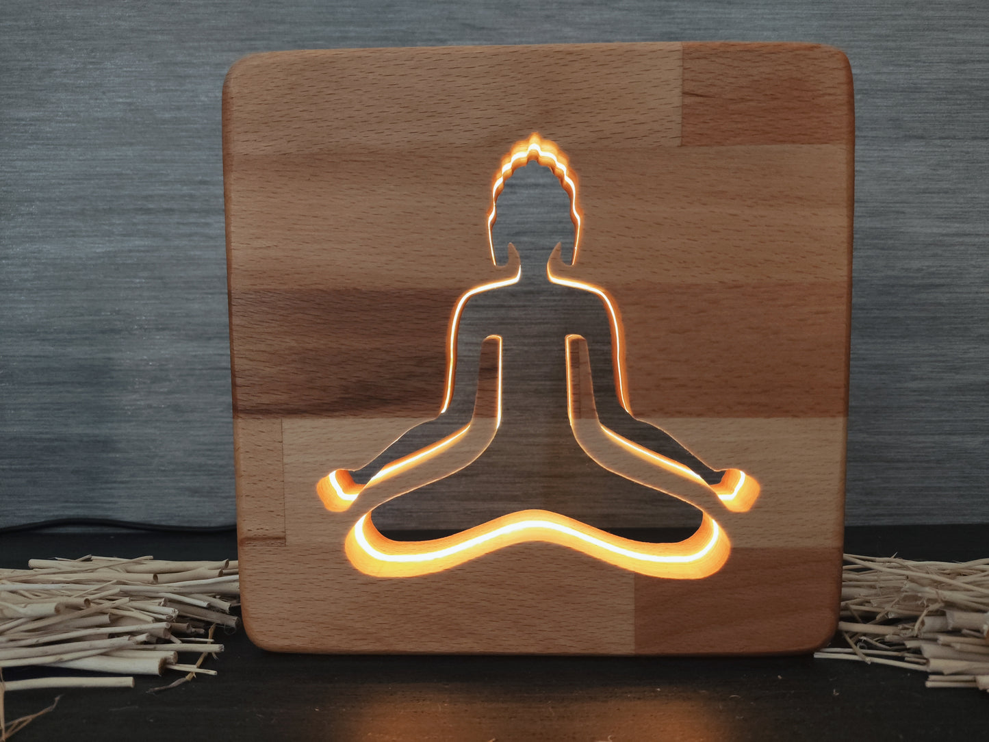 XXL Yoga Deko Holz LED Nachtlicht / Tischlicht, 19cm x 19cm
