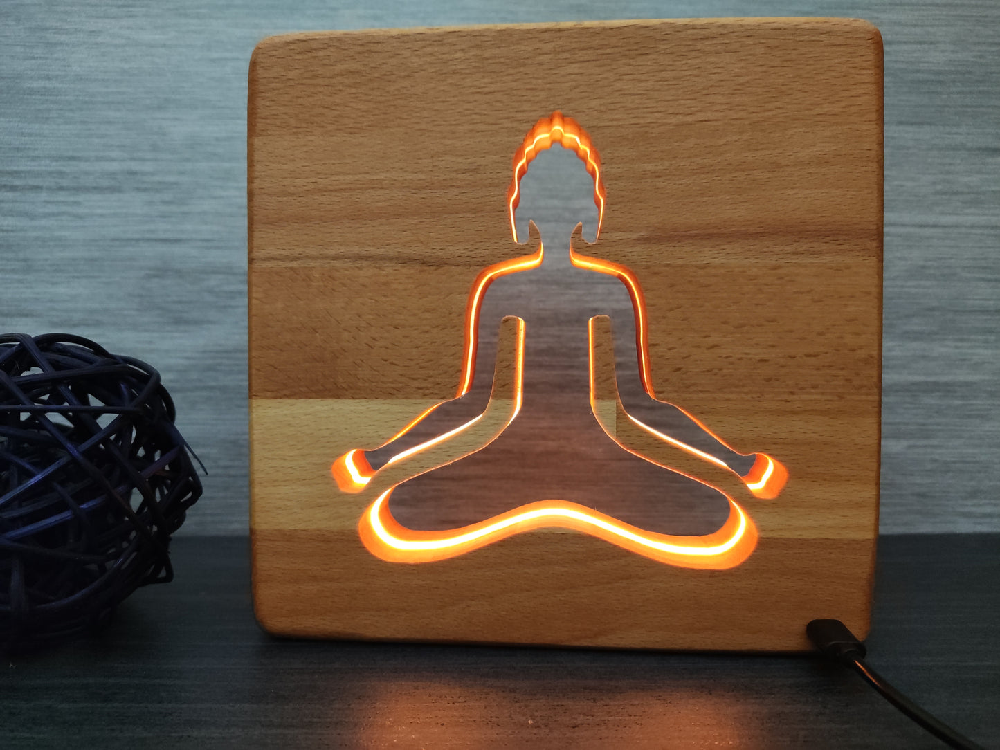 XXL Yoga Deko Holz LED Nachtlicht / Tischlicht, 19cm x 19cm
