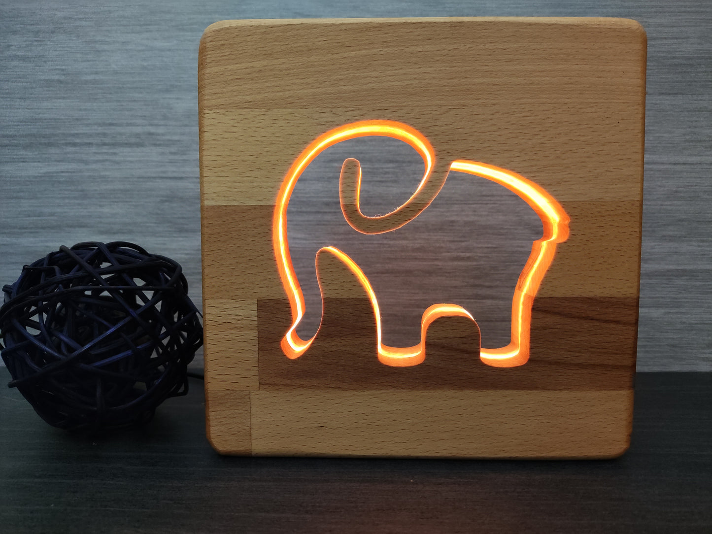 XXL Elefant Deko Holz LED Nachtlicht / Tischlicht, 19cm x 19cm