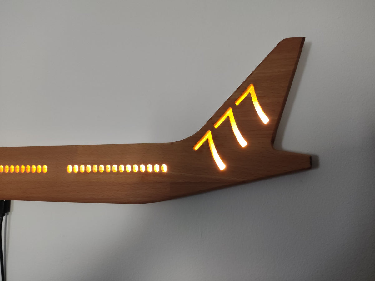 Boeing B777 (1:150) Holz LED Wanddekoration / Nachtlicht