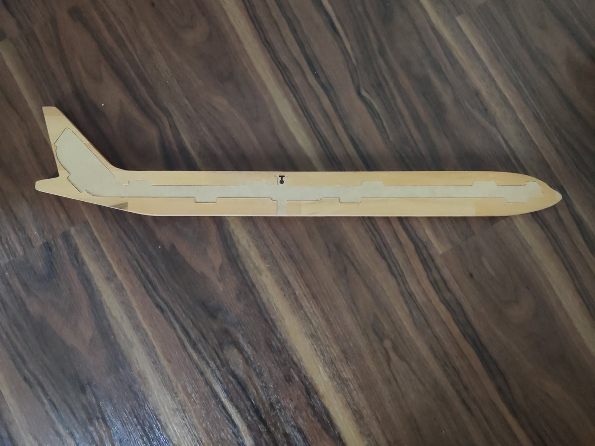 Boeing B777 (1:150) Holz LED Wanddekoration / Nachtlicht