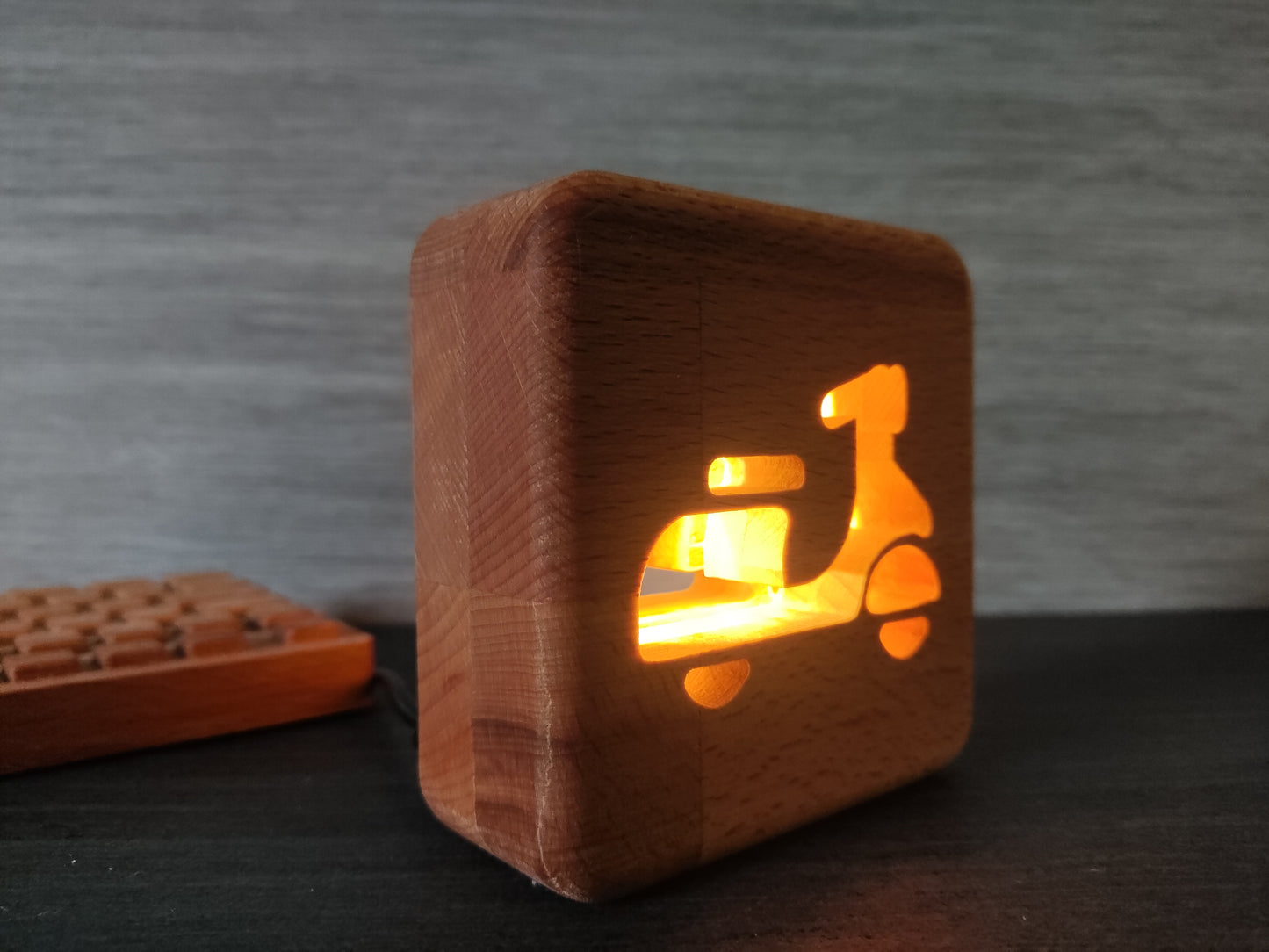 Vespa / Roller Holz LED Nachtlicht / Dekoration