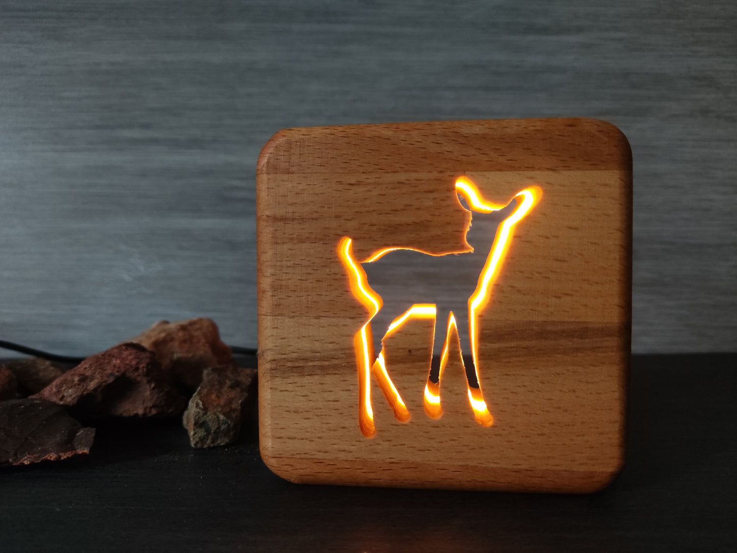Reh Holz LED Nachtlicht / Dekoration
