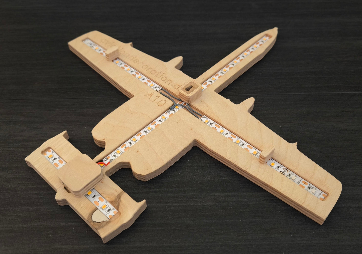 A10 Thunderbolt II Warthog Fairchild-Republic Holz LED Wanddekoration / Nachtlicht